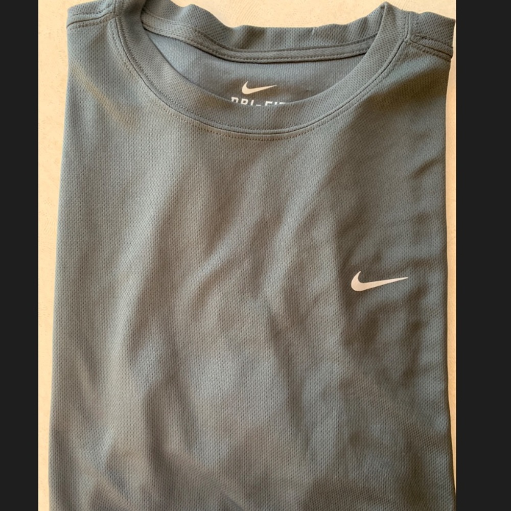 Nike dri fit t-shirt
